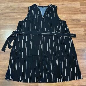 Black and White Dress with V-Neck | Women Size 2XL